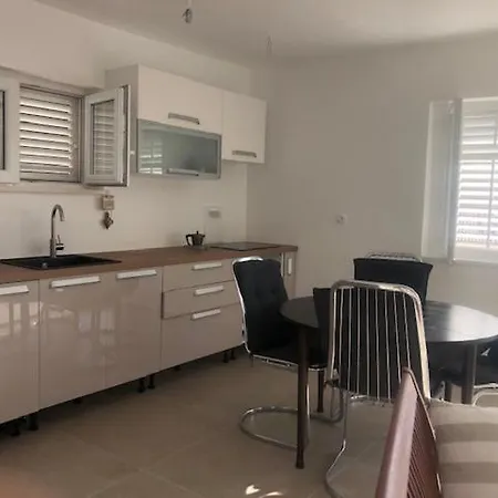 Maestral Apartamento *