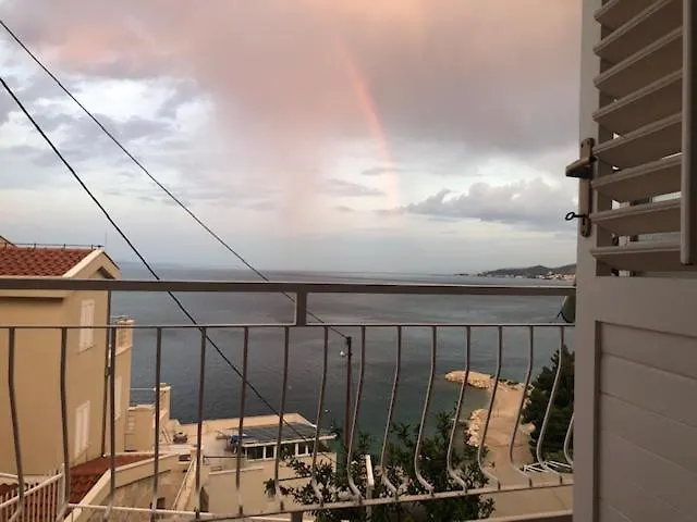 דירה Maestral אומיס
